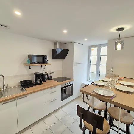 بيت ضيافة Maison De Bourg St Amand 5pers 15min Puy Du Fou 3*