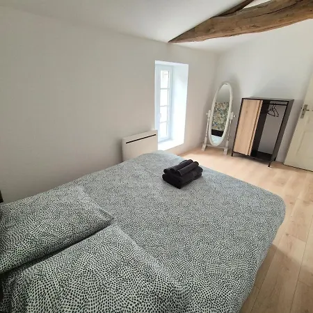 ゲストハウス Maison De Bourg St Amand 5pers 15min Puy Du Fou Saint-Amand-sur-Sevre